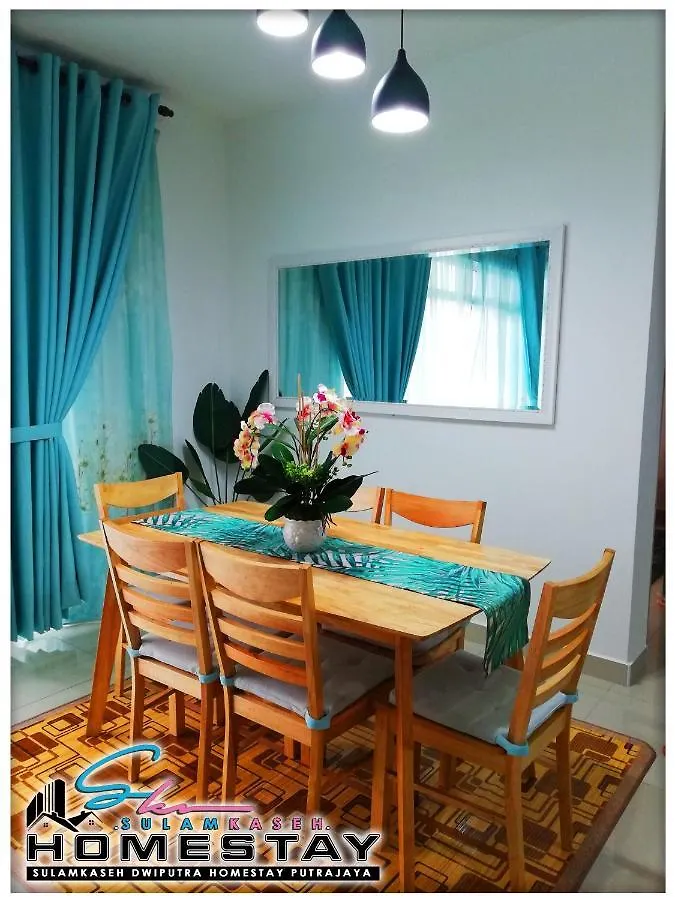 Sulamkaseh Dwiputra Homestay Putrajaya With 4 Units Ac, 3 Baths, Wifi & Pool View