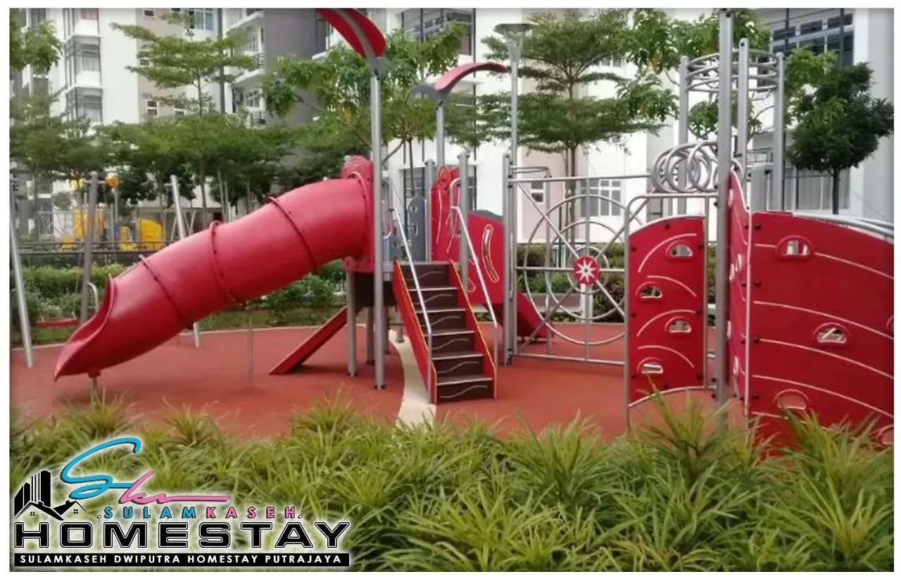 Sulamkaseh Dwiputra Homestay Putrajaya With 4 Units Ac, 3 Baths, Wifi & Pool View Apartment