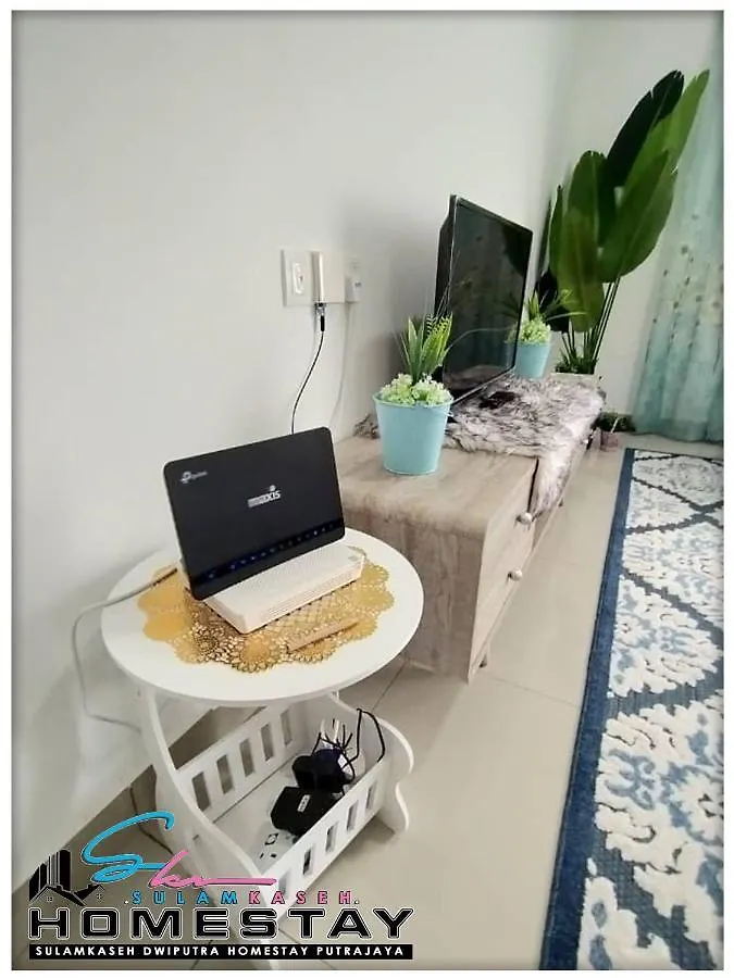 Sulamkaseh Dwiputra Homestay Putrajaya With 4 Units Ac, 3 Baths, Wifi & Pool View 0*,