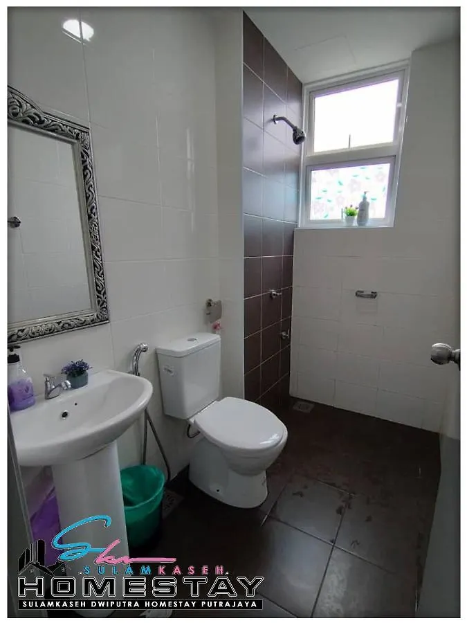 Sulamkaseh Dwiputra Homestay Putrajaya With 4 Units Ac, 3 Baths, Wifi & Pool View